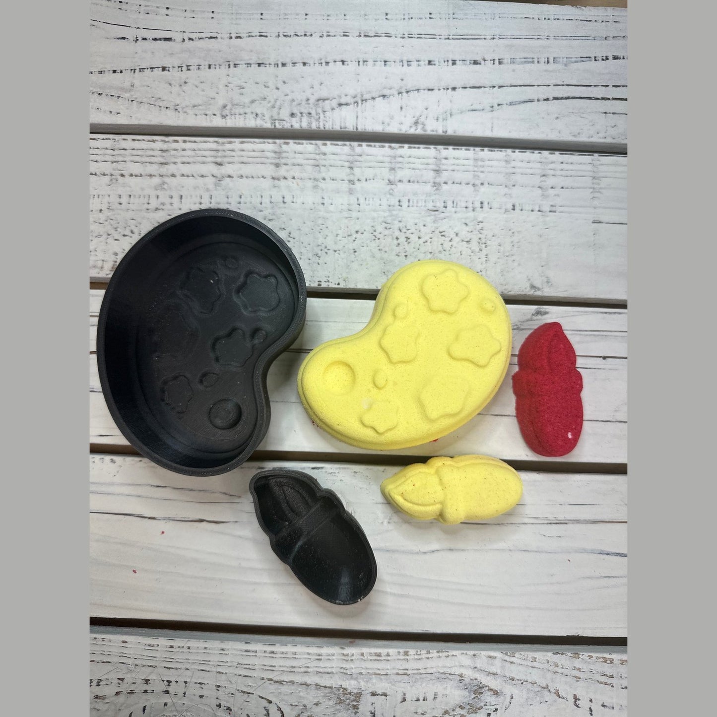 Paint Palette & Paint Brush Vacuum Mold