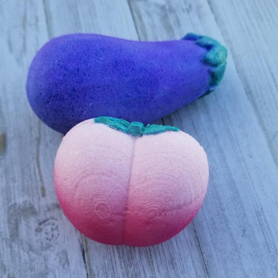 Peachy Keen Bath Bomb Hand Mold – Breaking the Mold YYC