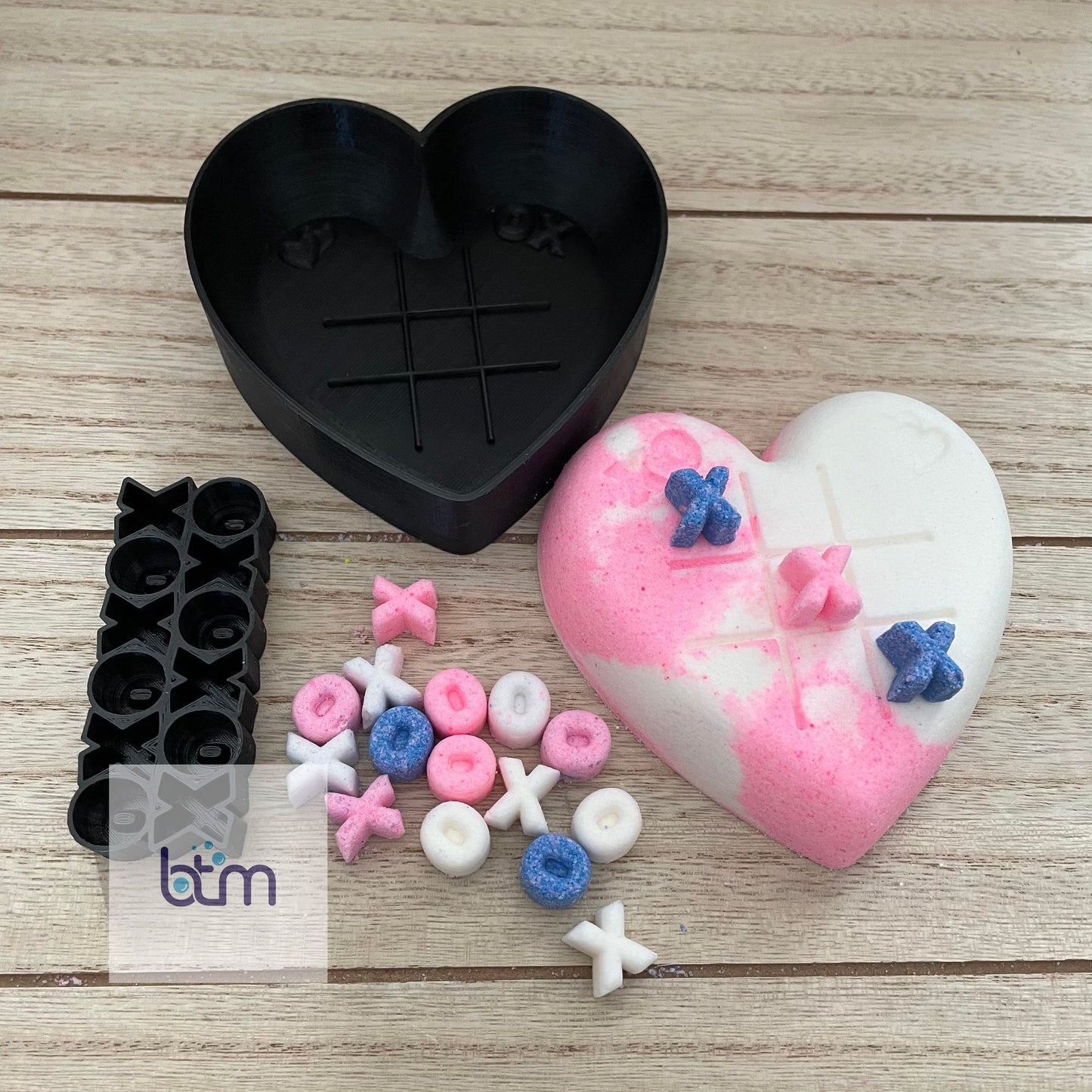 Tic-Tac-Toe Heart Hybrid Mold