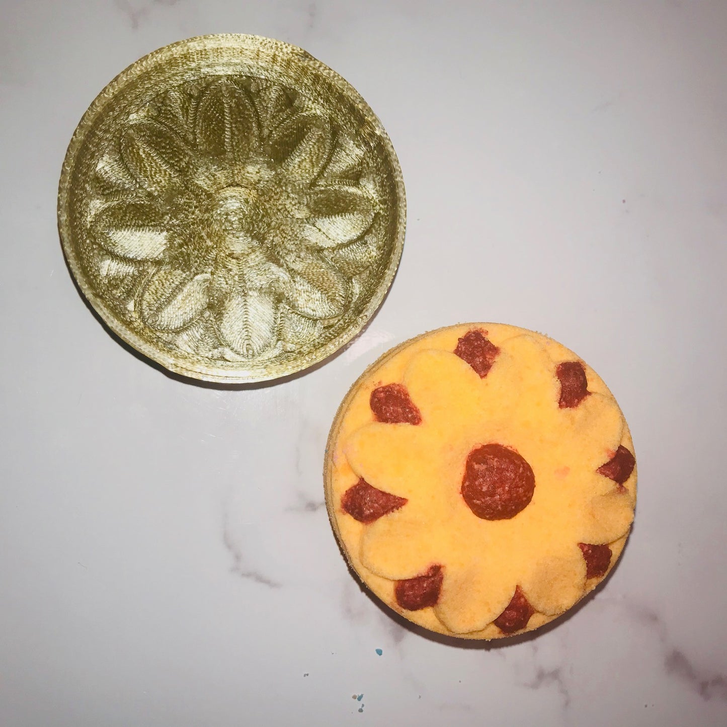 Tablet - Patterned Plates Bath Bomb Hand Mold