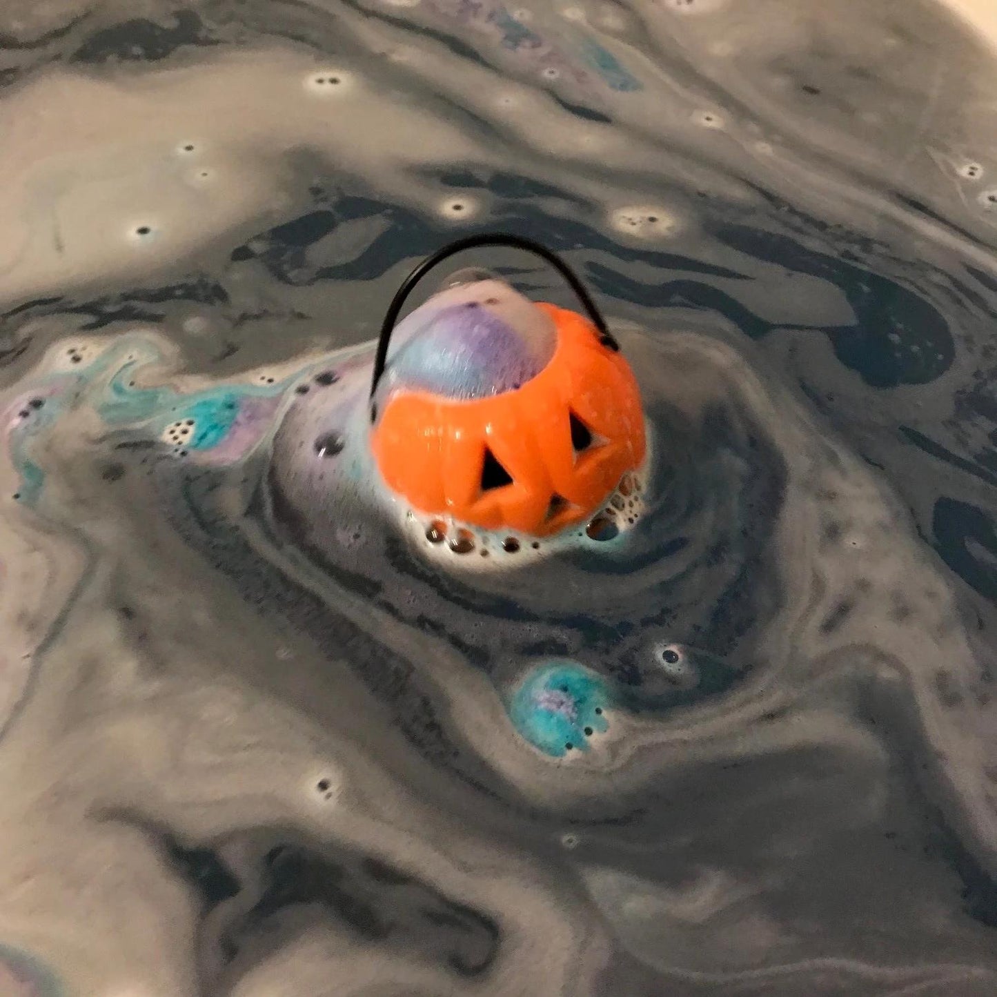 Cauldron / Colored Pumpkin / Skulls Kettles